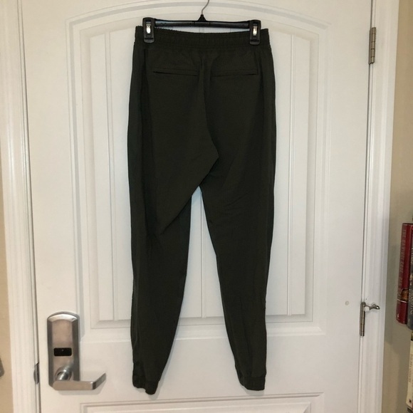 Athleta Olive Green Textured Brooklyn Joggers Size 2 - Picture 8 of 12